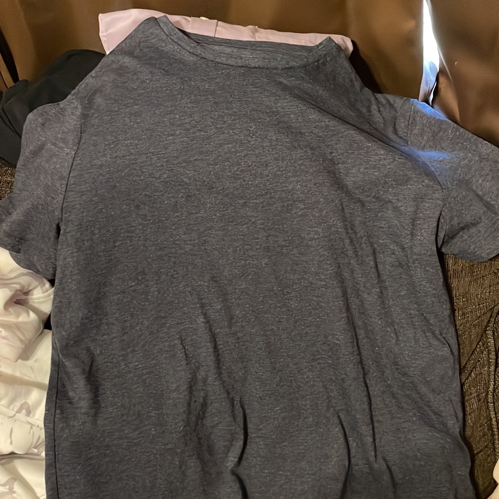 2 large grey tshirts